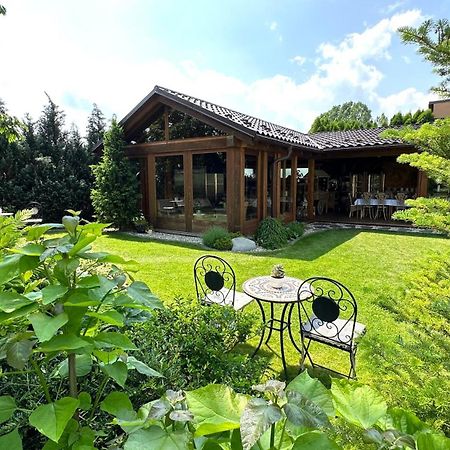Wellness Penzion Vila Mery Poprad Exteriör bild