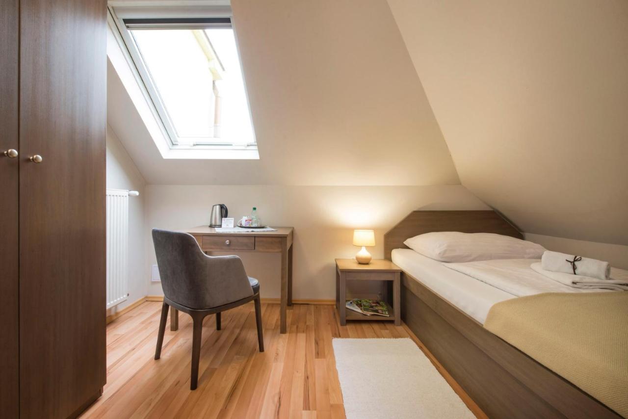 Wellness Penzion Vila Mery Poprad Exteriör bild