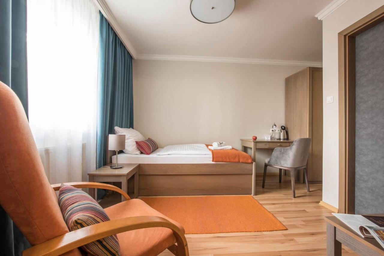 Wellness Penzion Vila Mery Poprad Exteriör bild